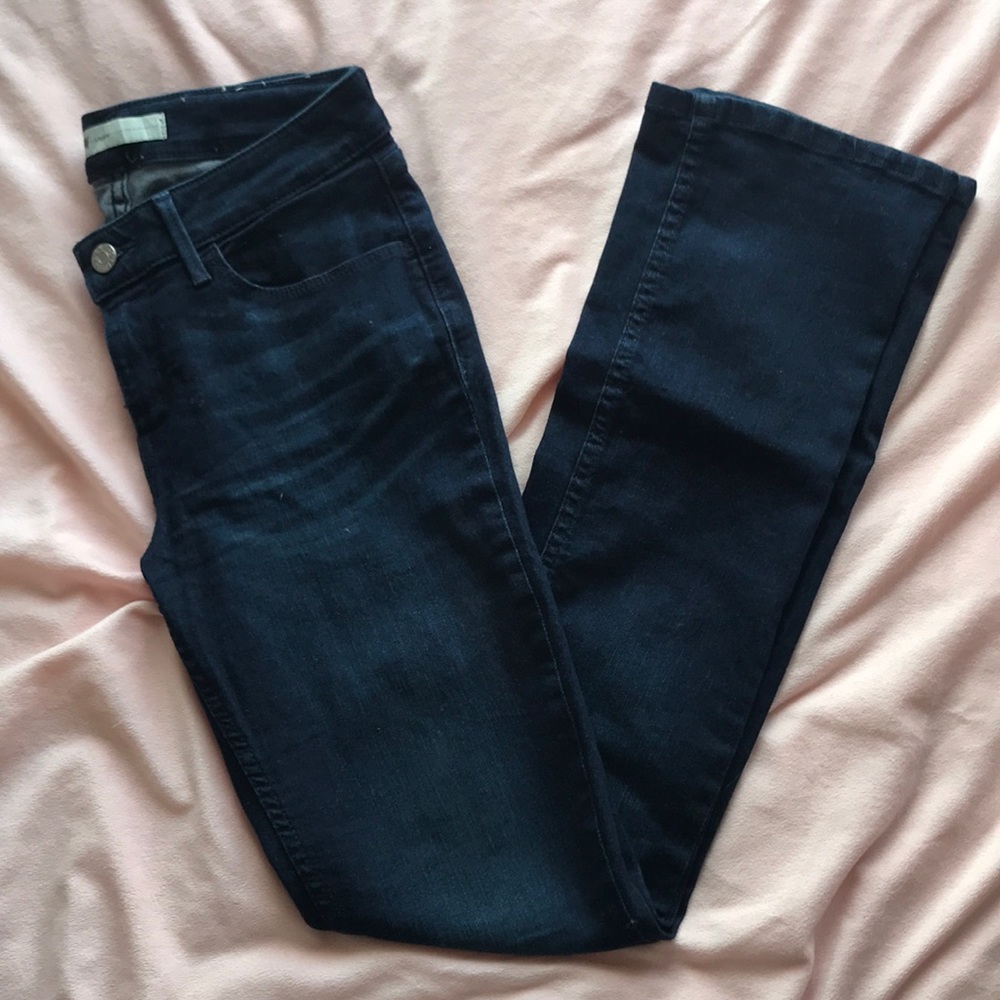 DARK WASH LEVIS STRAIGHT LEG/SKINNY